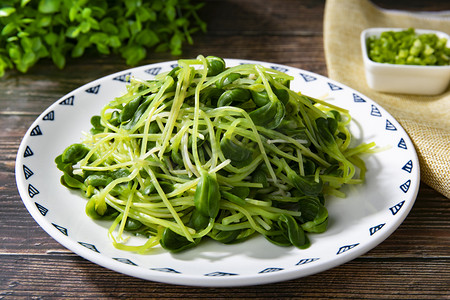 凉拌豆芽菜摄影图
