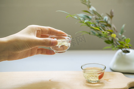 配花茶摄影照片_健康茶饮枸杞菊花茶摄影图