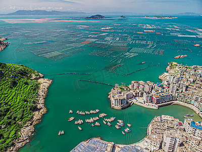 清新夏天海岸线摄影图