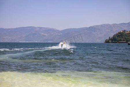 大海湖泊旅游景点摄影图