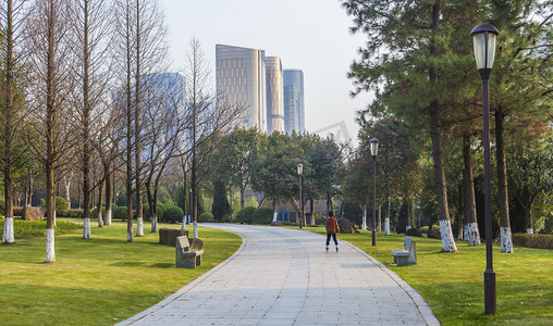 道路风景图摄影照片_城市风景大自然风景摄影图