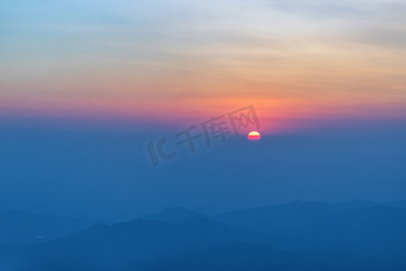 泰山摄影照片_泰山日出摄影图