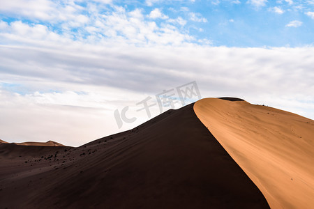 蓝天沙漠风景摄影图
