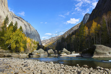 河流摄影照片_秋天山水风景摄影图