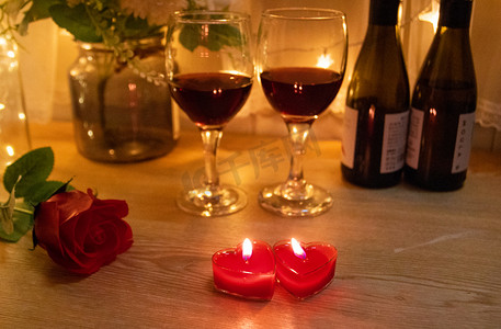 红酒摄影照片_浪漫的烛光晚餐摄影图