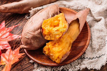 烤串红薯菜单摄影照片_ 冬季美食烤地瓜摄影图