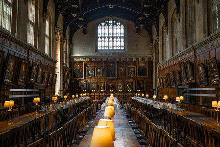 宴会厅窗帘照片摄影照片_牛津大学宴会厅（哈利波特大厅取景地）摄影图