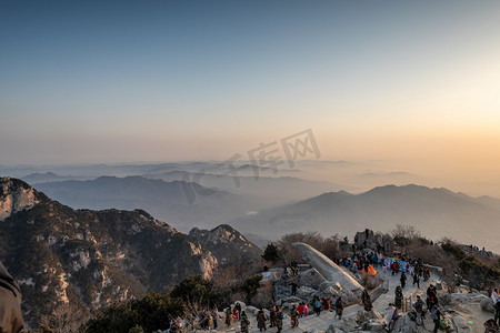 logo晨曦摄影照片_泰山日出旅游摄影图