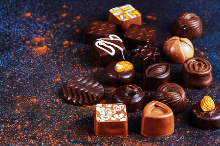 甜品摄影照片_零食甜品巧克力摄影图