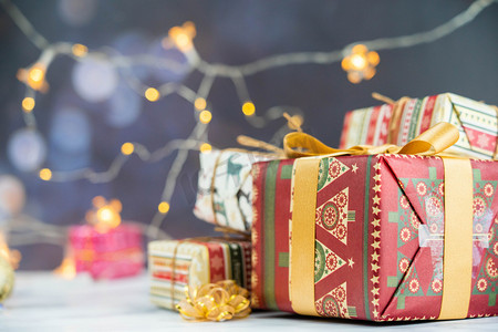 圣诞节装饰礼物盒摄影图