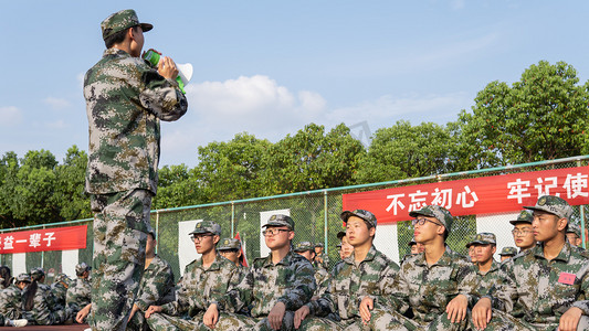 大学生军训