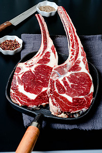 生鲜肉类摄影照片_生鲜肉类牛排摄影图