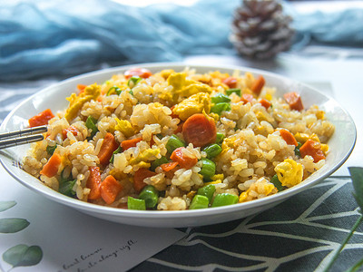 四季豆炒饭摄影照片_火腿蛋炒饭摄影图