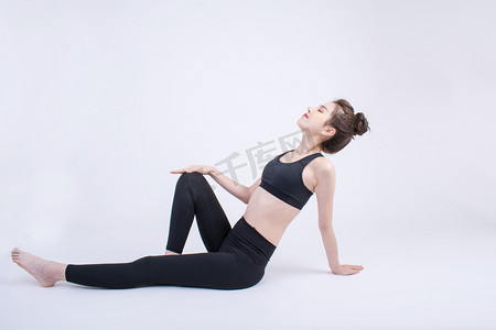 减肥运动美女摄影照片_运动瑜伽动作