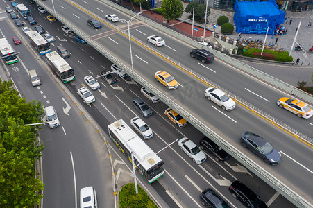 武汉街道交通车流航拍摄影图
