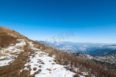 高山雪景摄影图
