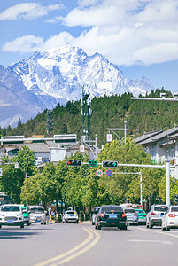 玉龙雪山雪山摄影照片_丽江古城摄影图