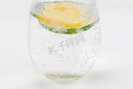 气泡水汽水摄影图