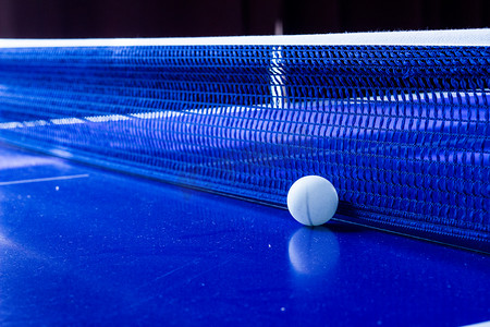 运动乒乓球摄影照片_乒乓球桌摄影图