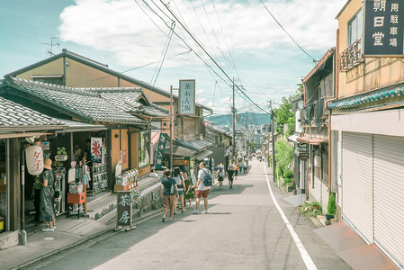 日本明朝字体摄影照片_京都午后街道摄影图