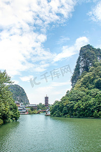 龙湖时代天街鸟瞰摄影照片_桂林两江四湖景点木龙湖远景摄影图