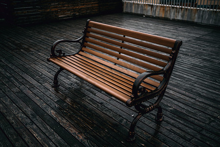孤独的一把椅子摄影图