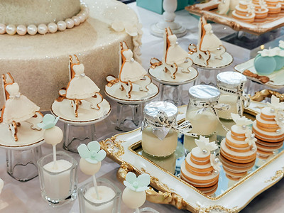 婚礼邀请函素材摄影照片_婚礼宴会甜品摄影图