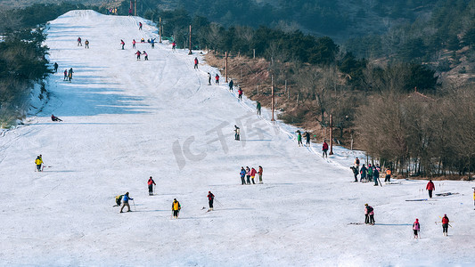 内蒙古冬季滑雪场滑雪18598750133