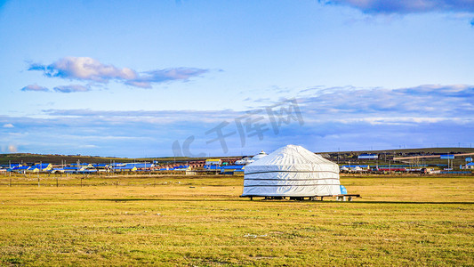 呼伦贝尔草原蒙古包摄影图