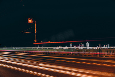 武汉城市交通车流光绘摄影图