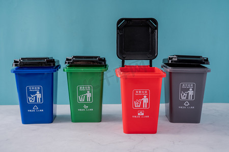 绿色环保垃圾分类摄影照片_垃圾分类环保垃圾箱