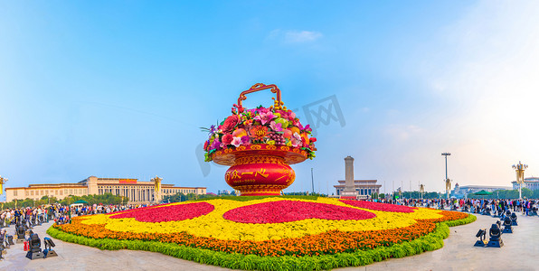 天安门大花篮摄影照片_北京天安门广场大气花篮摄影图