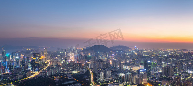 深圳南山区建筑群夜景