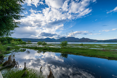 丽江塔城摄影照片_丽江拉市海湿地公园摄影图