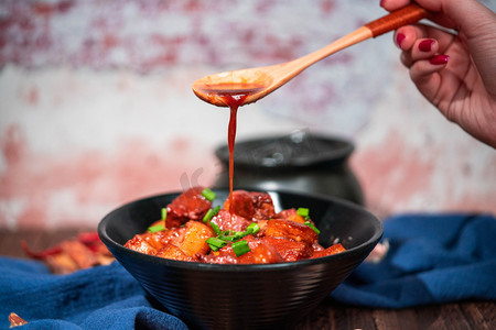 美味红烧肉摄影照片_餐饮美味汤汁红烧肉