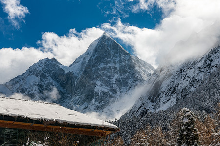 毕棚沟燕子岩风景区摄影图