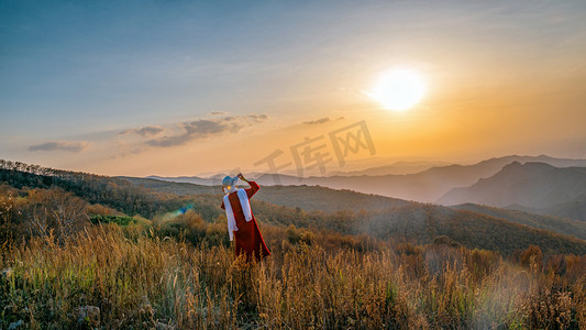 二月二龙抬头横图摄影照片_内蒙古二龙什台秋色景观