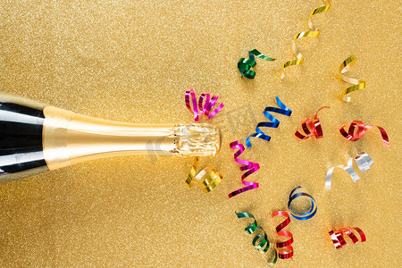 庆祝香槟酒瓶彩色丝带