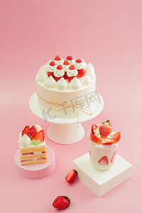 摄影照片_草莓生日蛋糕