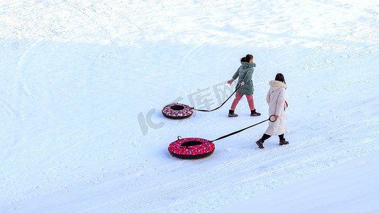 内蒙古冬季冰雪滑雪景观