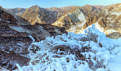 内蒙古大青山冬季冰雪景观