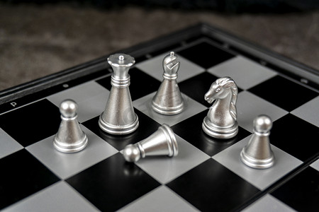 银色国际象棋