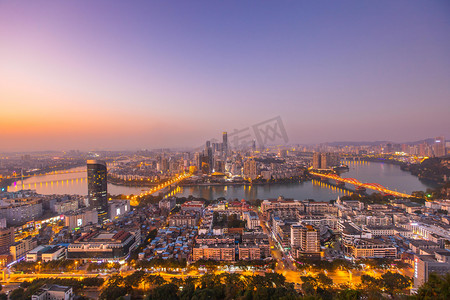 广西地标摄影照片_广西柳州大气城市的景观