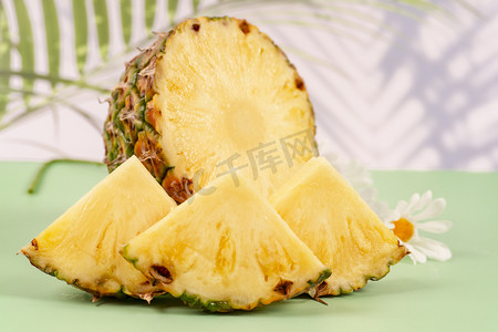 黄色综艺摄影照片_新鲜水果菠萝