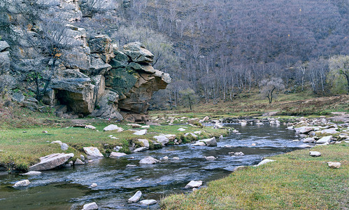 内蒙古山村秋季植被河流