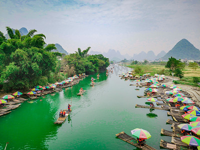 桂林山水竹筏