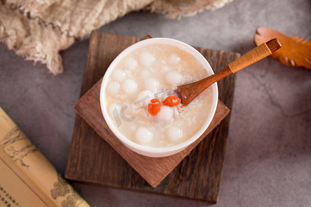 藕粉圆子摄影照片_美食元宵节过年春节酒酿汤圆圆子