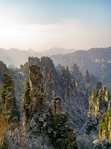 风景中午奇山大自然观光摄影图配图