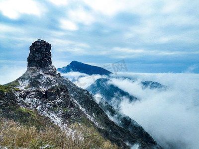 高山雪景摄影照片_贵州梵净山冬天雪景室外寒冷摄影图配图