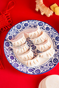 新春节日喜庆美食包饺子过年摄影图配图
